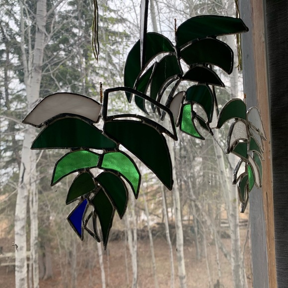 Monstera stained glass suncatcher - Picture 2 of 6